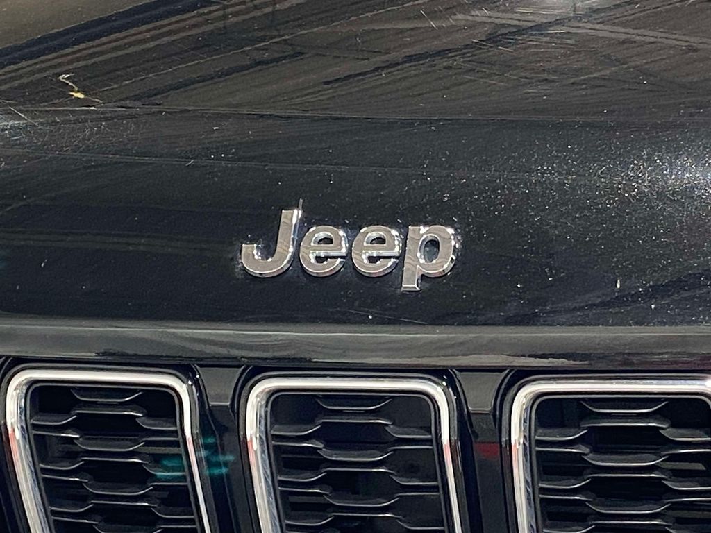 2023 Jeep Grand Cherokee L Limited - Diamond Black Crystal Pearlcoat exterior view 8