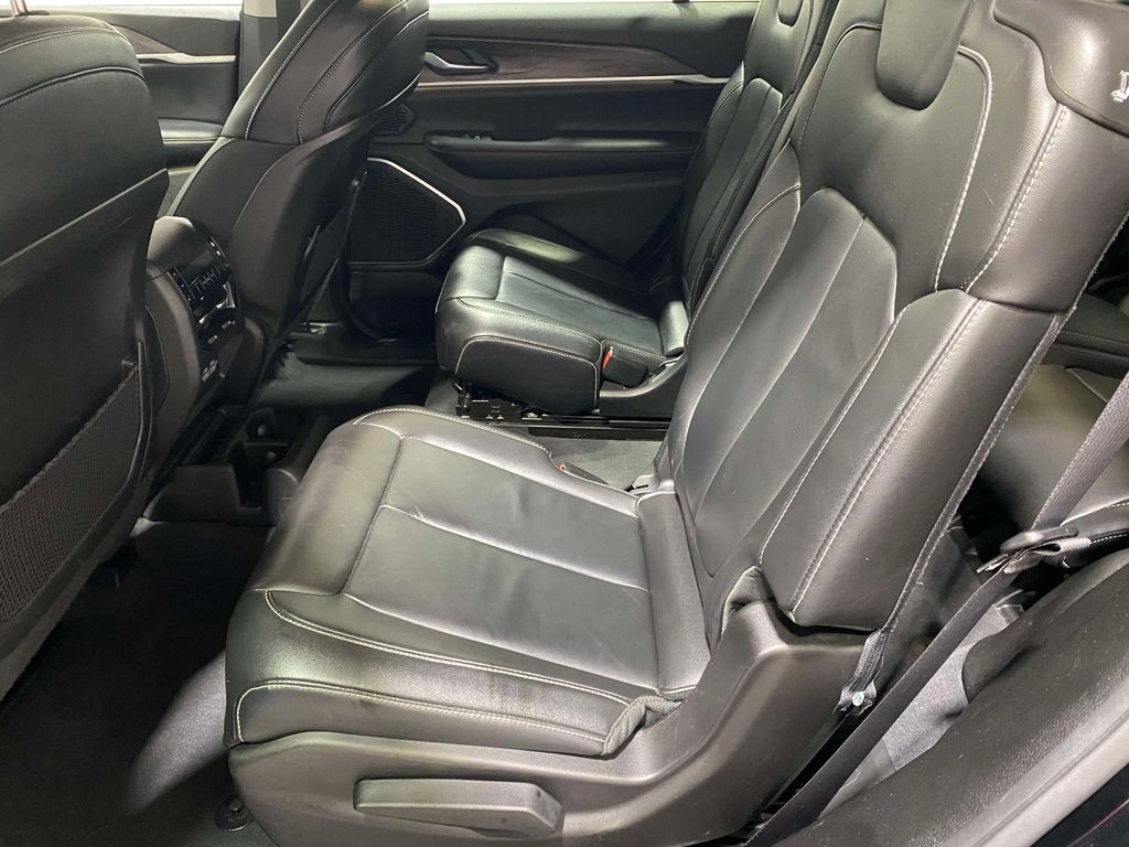2023 Jeep Grand Cherokee L Limited - Diamond Black Crystal Pearlcoat exterior view 13