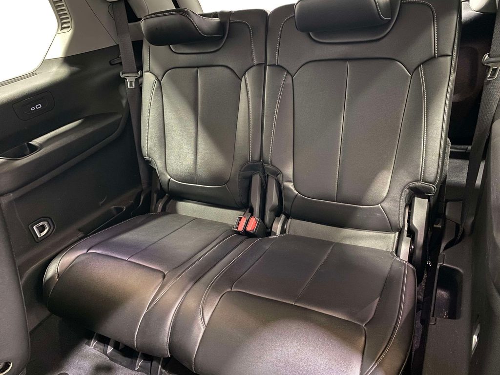 2023 Jeep Grand Cherokee L Limited - Diamond Black Crystal Pearlcoat exterior view 16