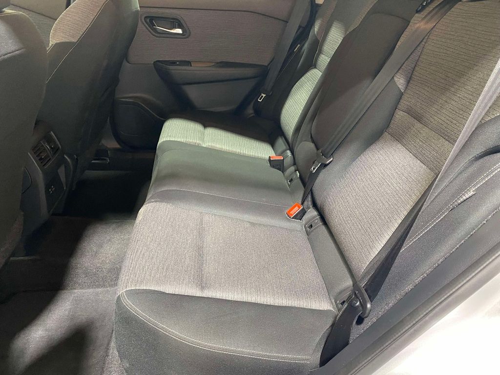 2023 Nissan Rogue SV - Brilliant Silver Metallic exterior view 14