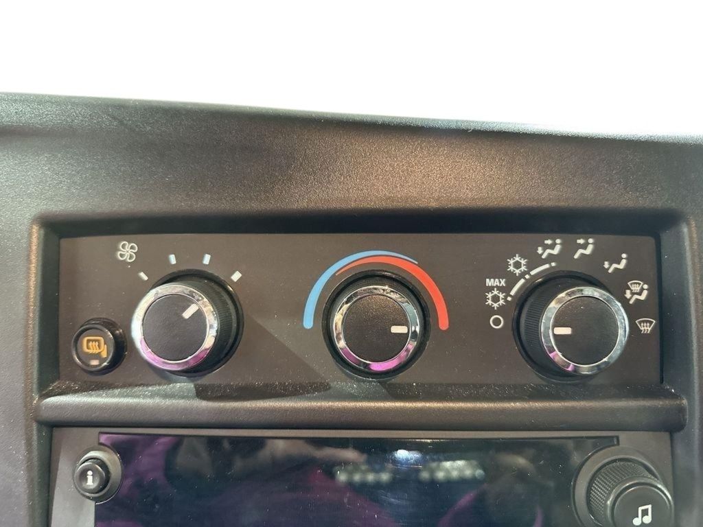2024 GMC Savana 2500.0 - Summit White exterior view 16