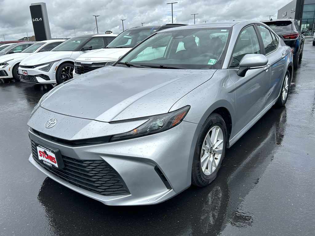 2025 Toyota Camry Hybrid LE