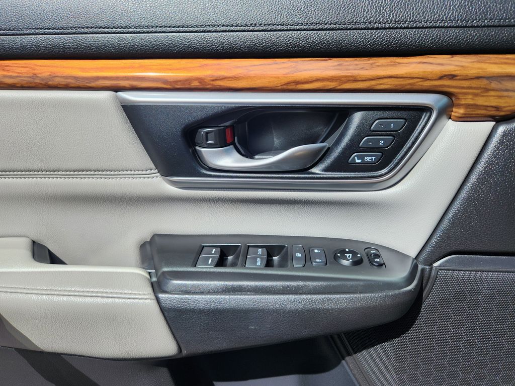 Used 2019 Lunar Silver Metallic Honda EX-L image 18