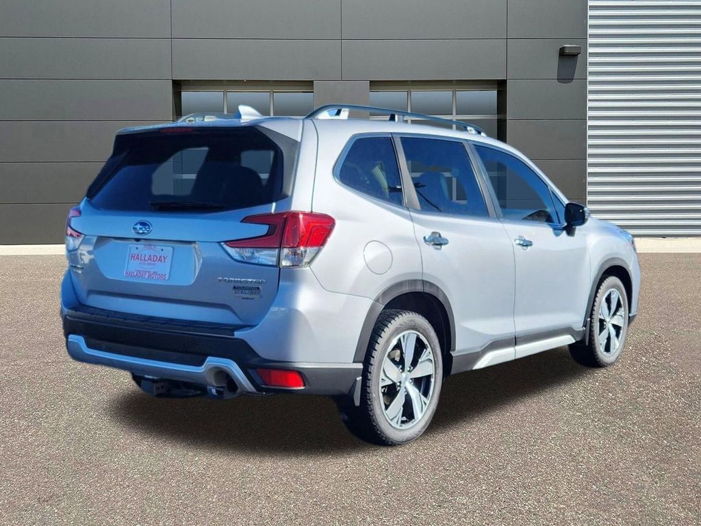 Used 2019 Ice Silver Metallic Subaru Touring image 5