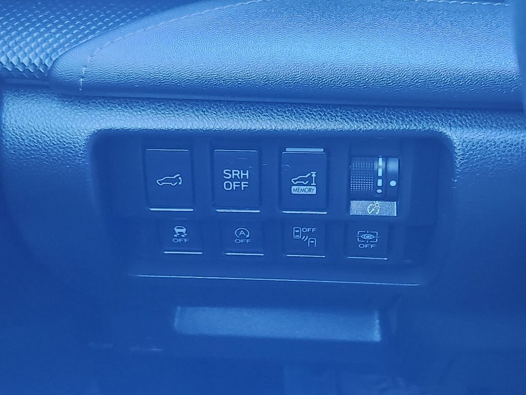 Used 2019 Ice Silver Metallic Subaru Touring image 27