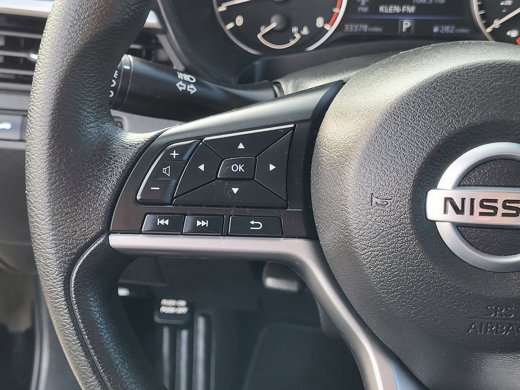Used 2022 Super Black Nissan 2.5 SV image 13
