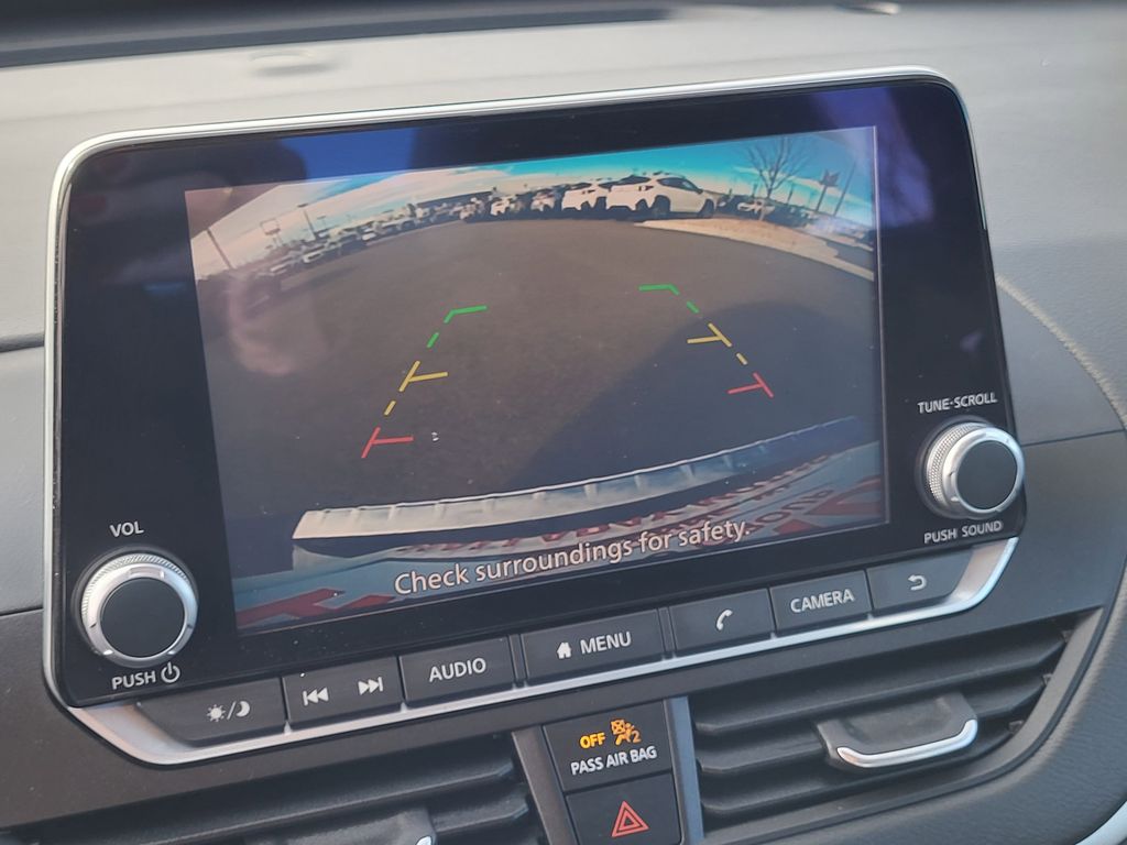 Used 2022 Super Black Nissan 2.5 SV image 16