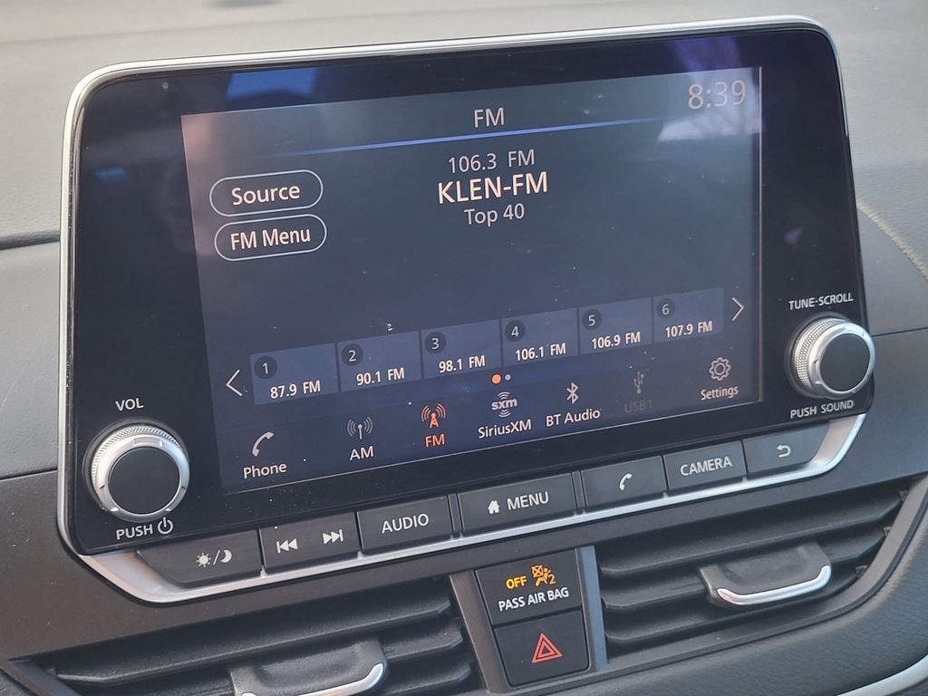 Used 2022 Super Black Nissan 2.5 SV image 15