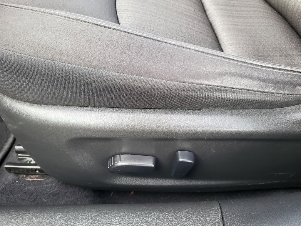 Used 2022 Super Black Nissan 2.5 SV image 11