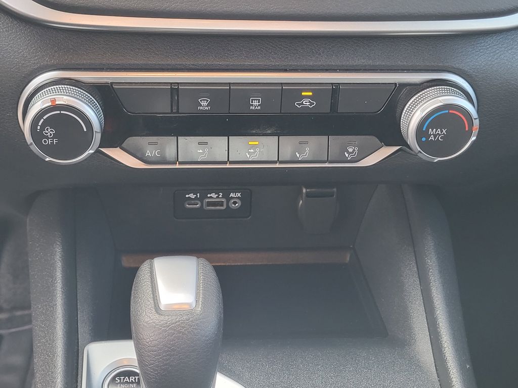 Used 2022 Super Black Nissan 2.5 SV image 17