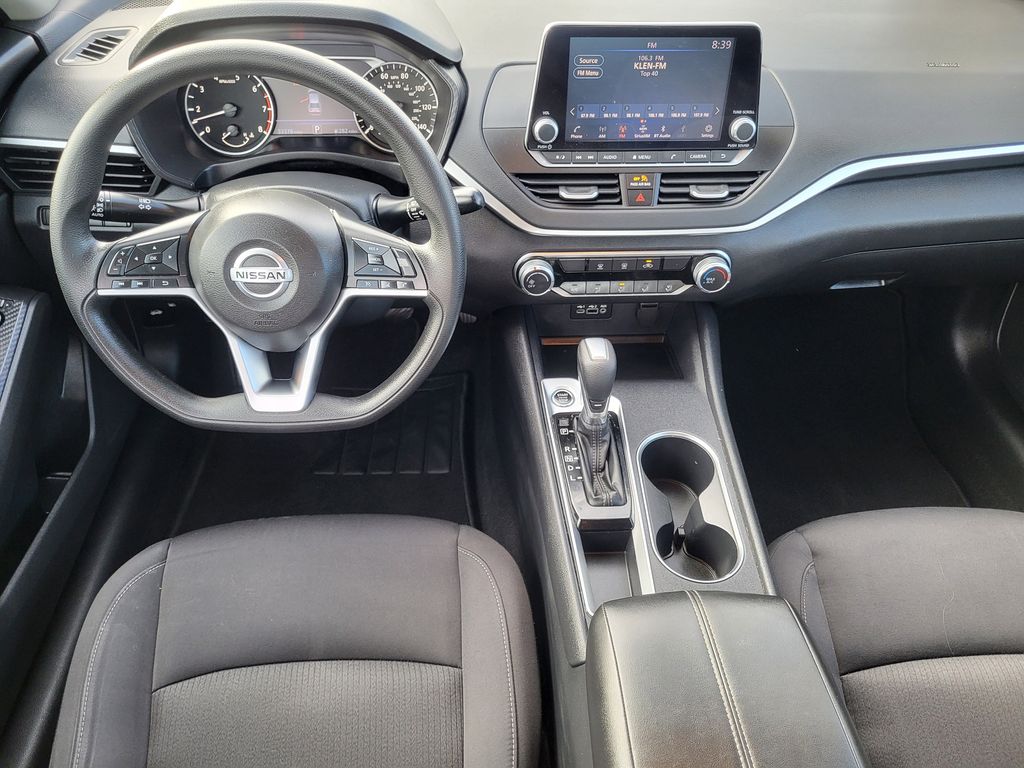 Used 2022 Super Black Nissan 2.5 SV image 19