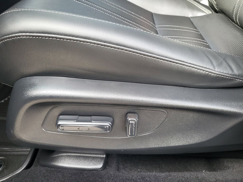 Used 2025 Crystal Black Pearl Honda EX-L image 11