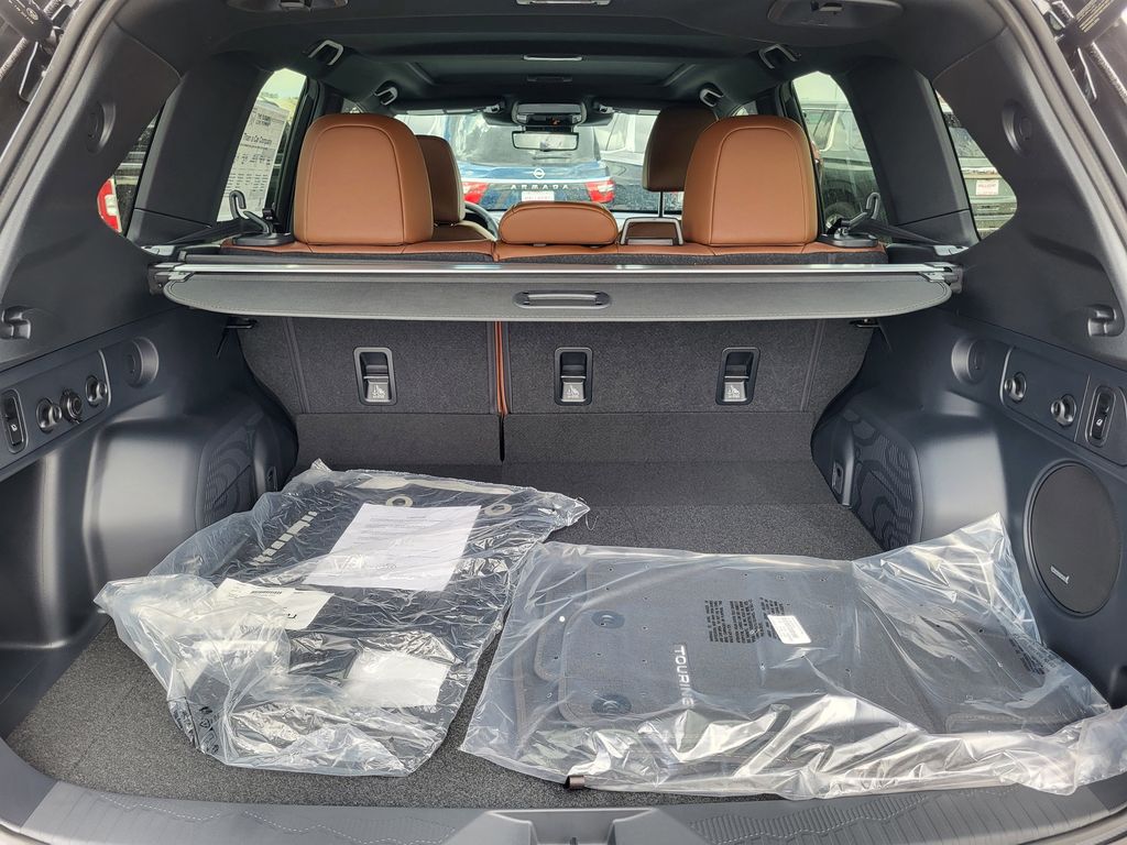 New 2026 Crystal Black Silica Subaru Touring image 22