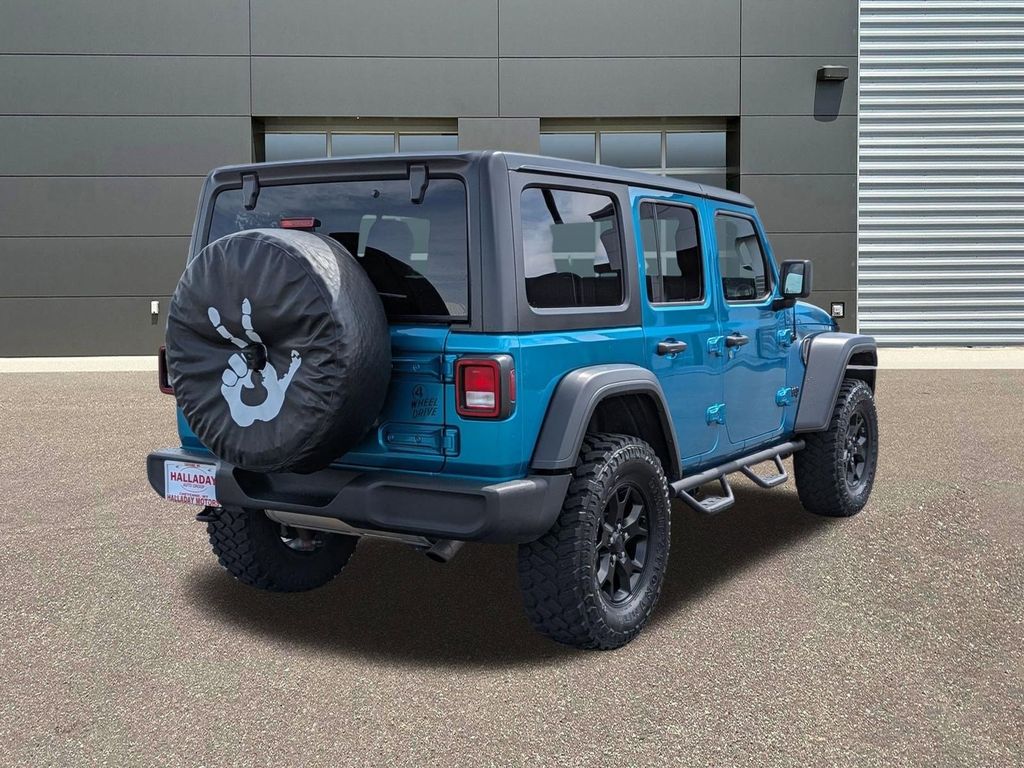 Used 2020 Bikini Pearlcoat Jeep Willys image 5