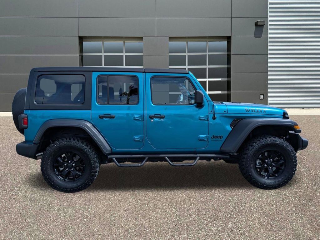 Used 2020 Bikini Pearlcoat Jeep Willys image 4