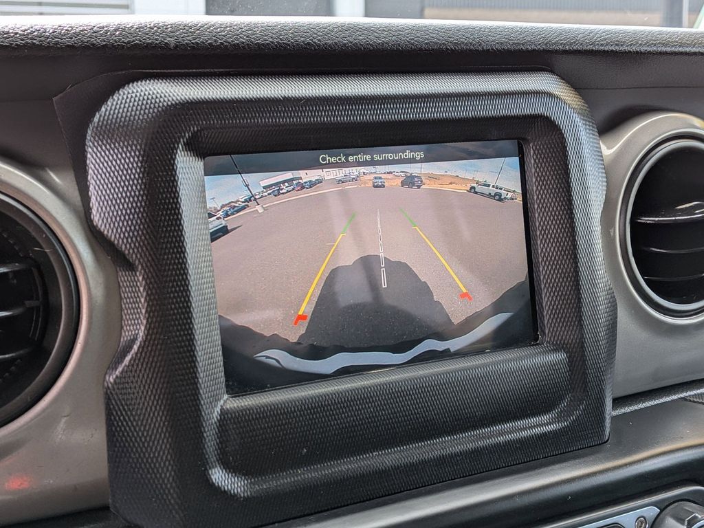 Used 2020 Bikini Pearlcoat Jeep Willys image 14