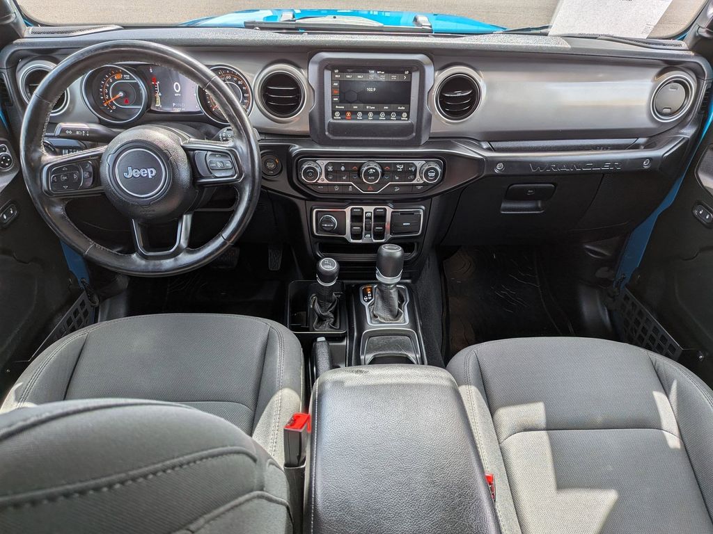 Used 2020 Bikini Pearlcoat Jeep Willys image 17