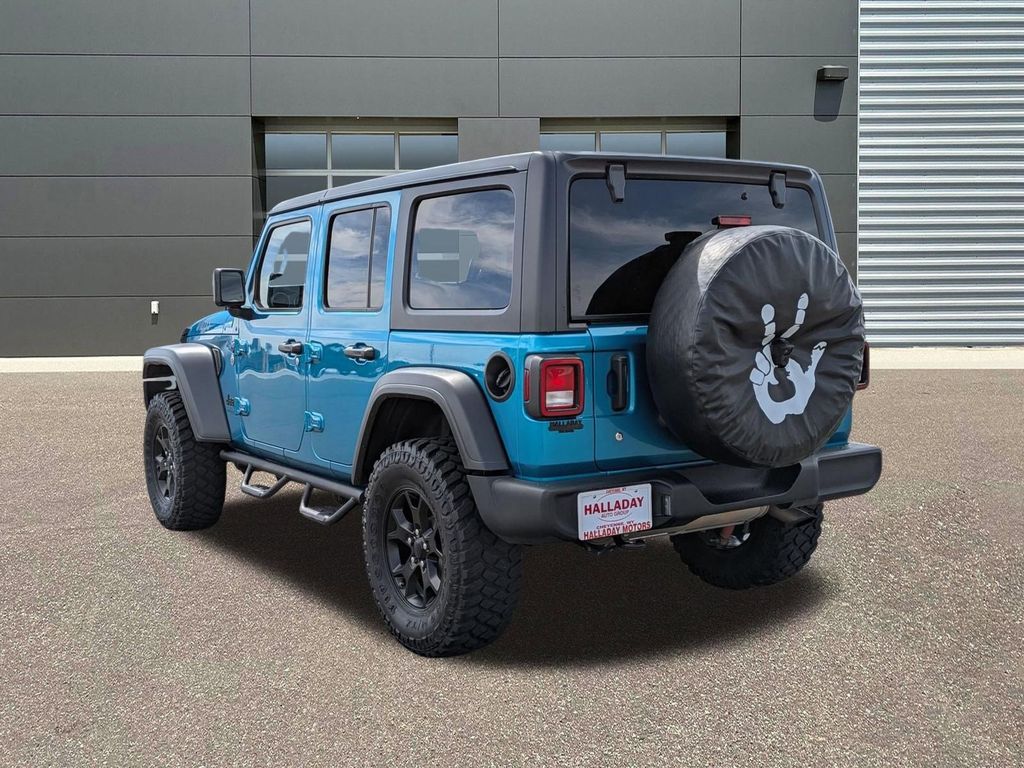 Used 2020 Bikini Pearlcoat Jeep Willys image 8