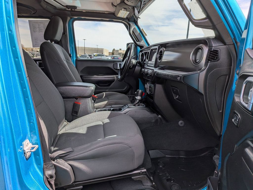 Used 2020 Bikini Pearlcoat Jeep Willys image 20