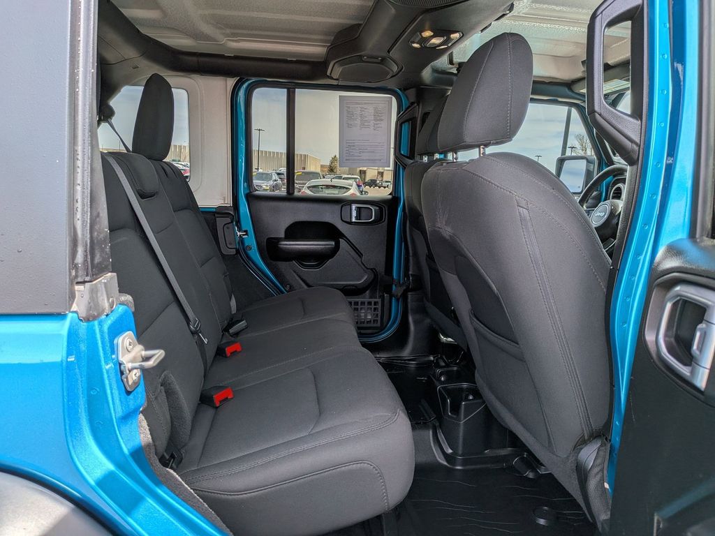 Used 2020 Bikini Pearlcoat Jeep Willys image 19