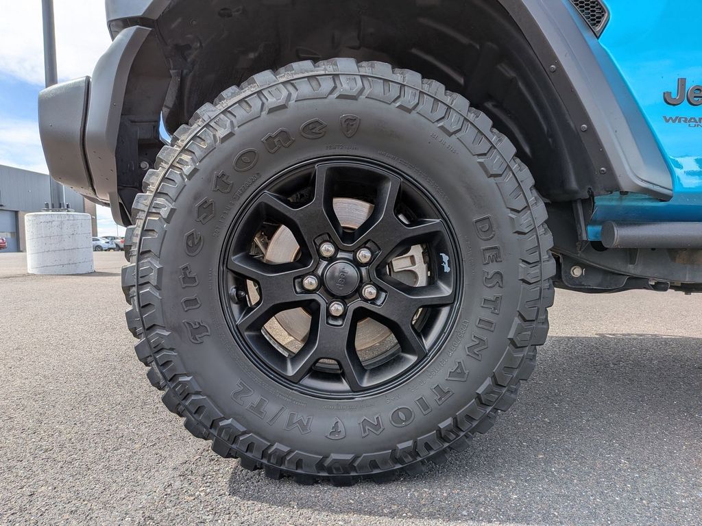 Used 2020 Bikini Pearlcoat Jeep Willys image 23