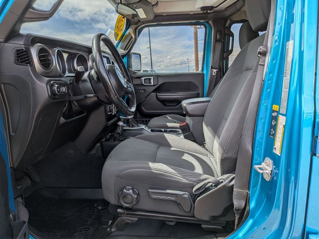 Used 2020 Bikini Pearlcoat Jeep Willys image 16