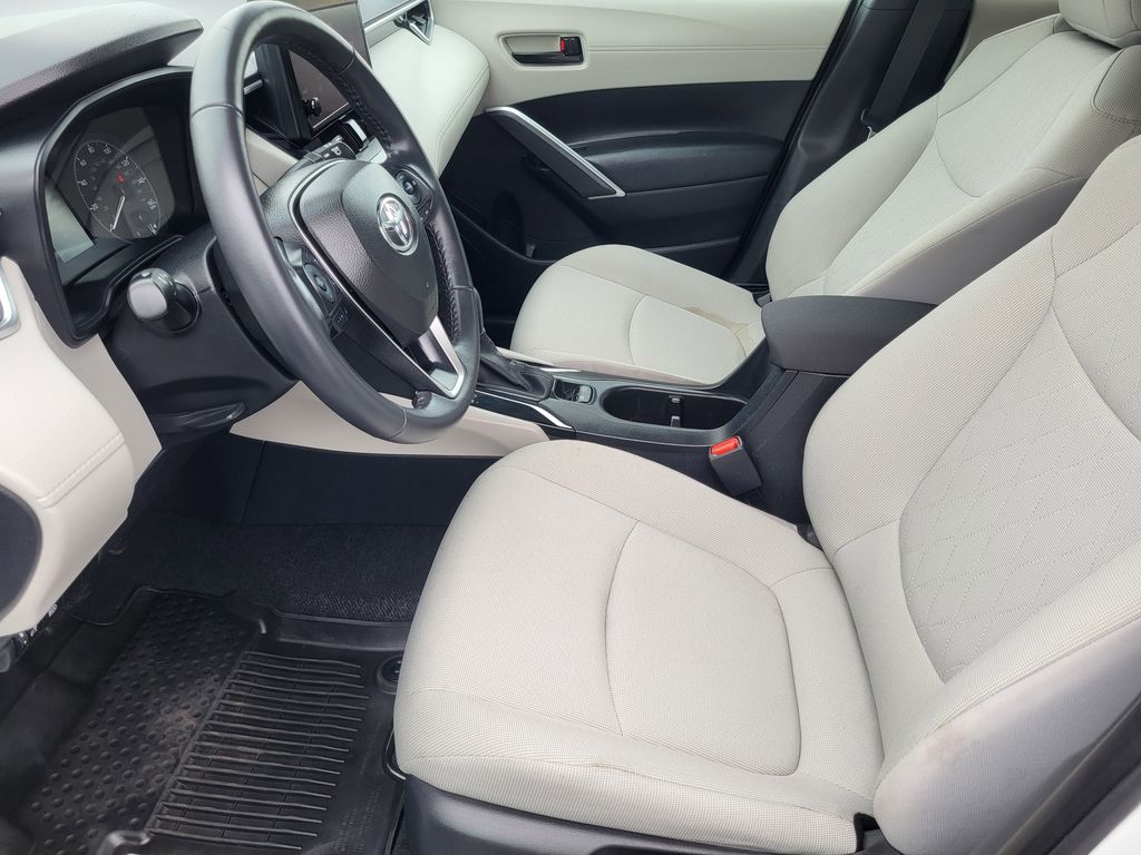 Used 2024 Wind Chill Pearl Toyota LE image 9