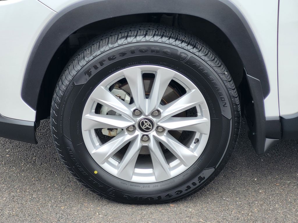 Used 2024 Wind Chill Pearl Toyota LE image 7