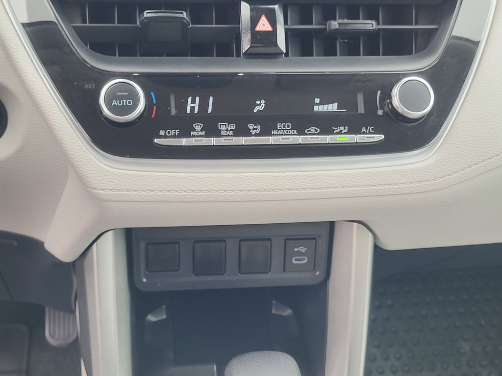 Used 2024 Wind Chill Pearl Toyota LE image 17