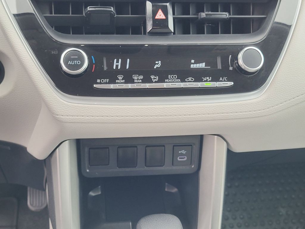 Used 2024 Wind Chill Pearl Toyota LE image 17