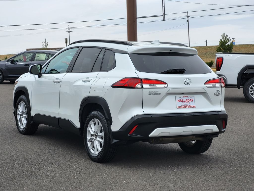 Used 2024 Wind Chill Pearl Toyota LE image 4