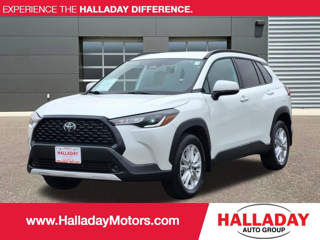 2024 Toyota Corolla Cross LE