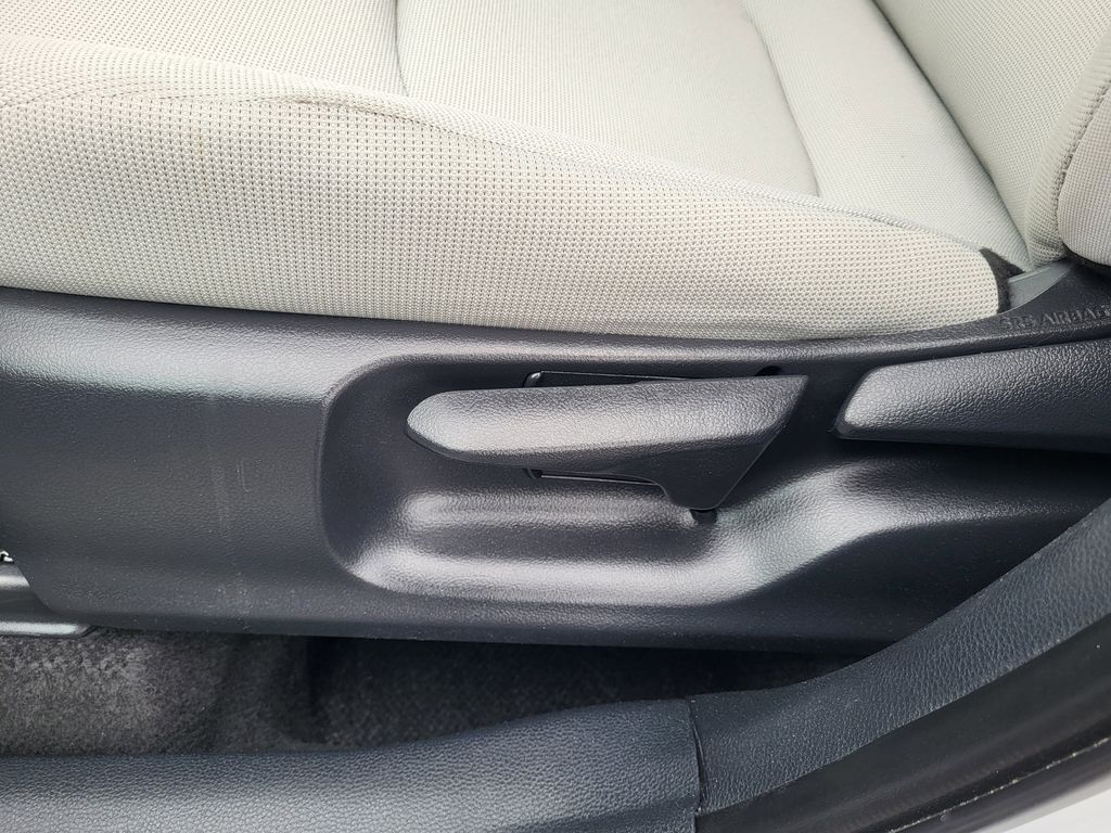 Used 2024 Wind Chill Pearl Toyota LE image 11