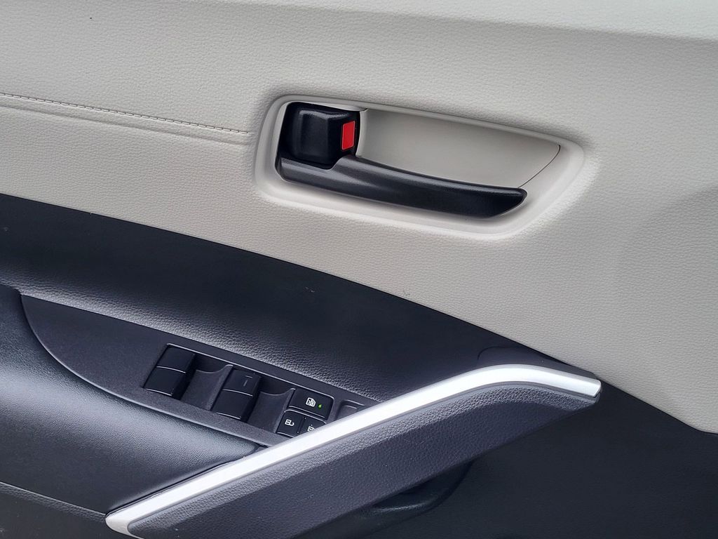 Used 2024 Wind Chill Pearl Toyota LE image 19