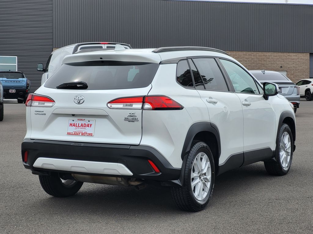 Used 2024 Wind Chill Pearl Toyota LE image 3