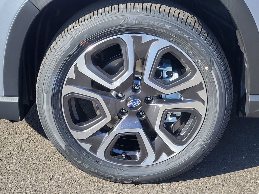 New 2026 Ice Silver Metallic Subaru Limited image 7
