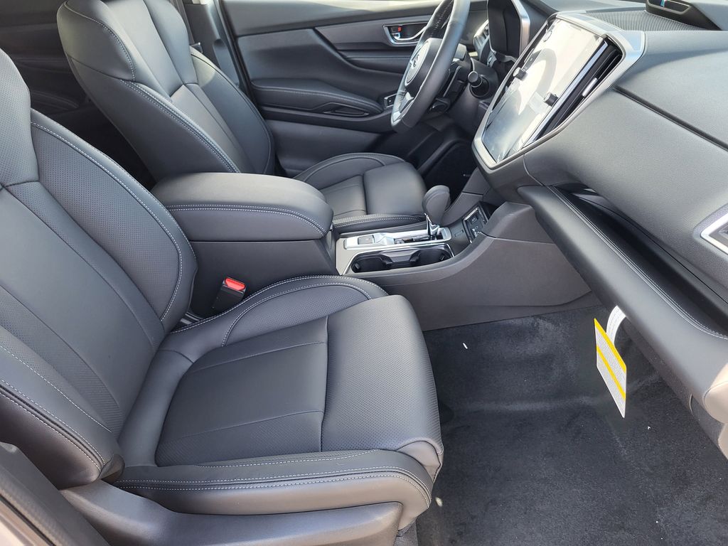 New 2026 Ice Silver Metallic Subaru Limited image 10