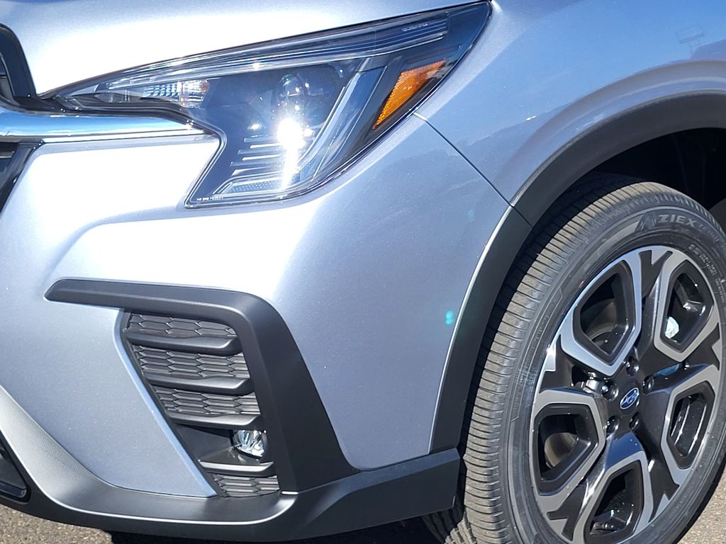New 2026 Ice Silver Metallic Subaru Limited image 5