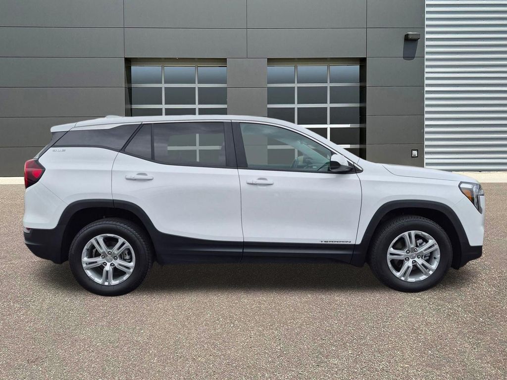 Certified Used 2024 Summit White GMC SLE image 4