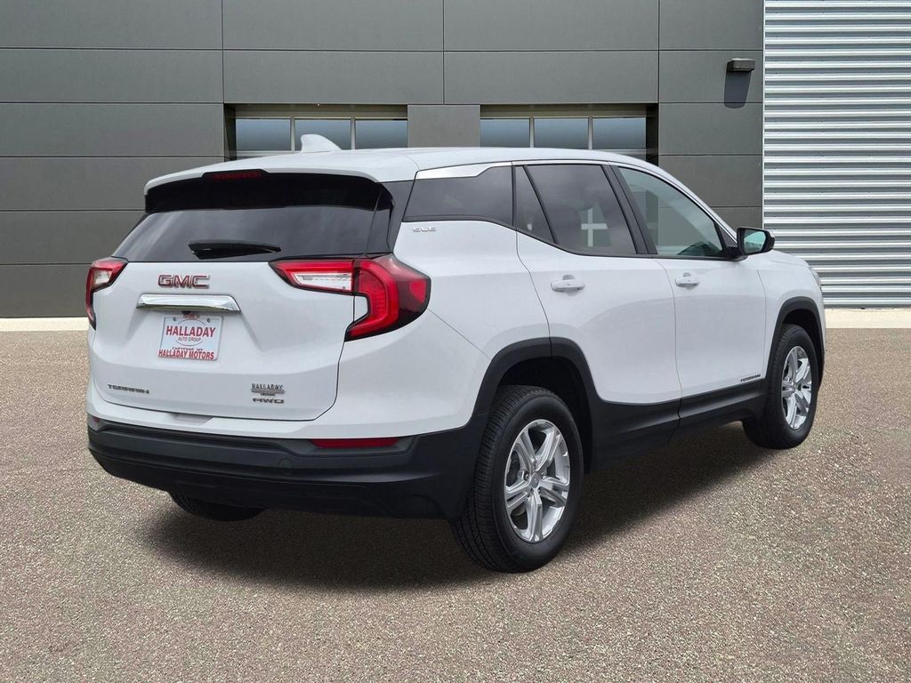 Certified Used 2024 Summit White GMC SLE image 5