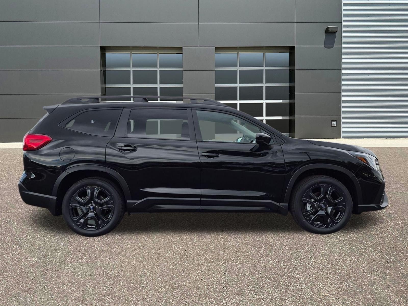 New 2026 Crystal Black Silica Subaru Onyx Edition Touring image 4