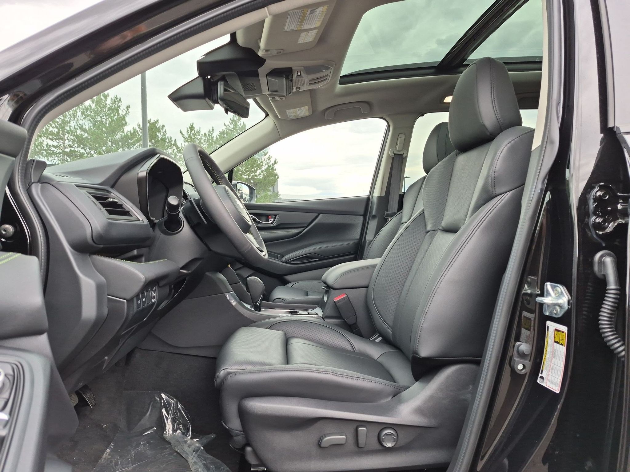New 2026 Crystal Black Silica Subaru Onyx Edition Touring image 17
