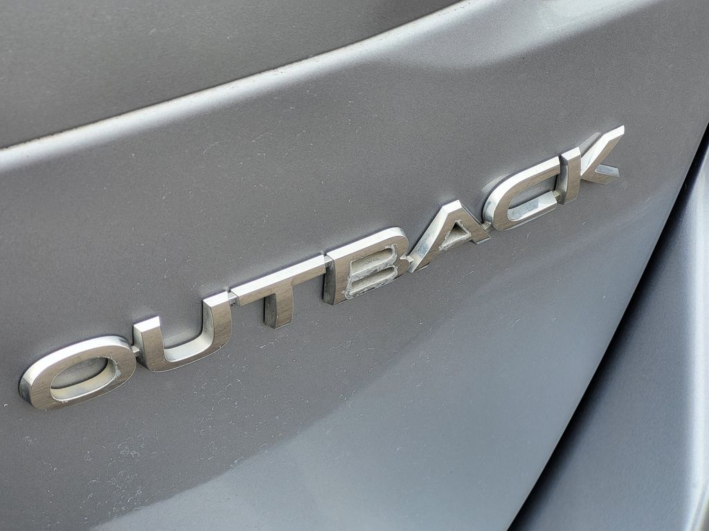 Used 2021 Ice Silver Metallic Subaru Limited image 8