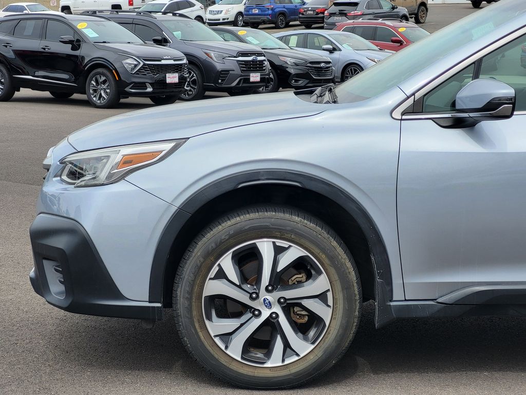 Used 2021 Ice Silver Metallic Subaru Limited image 6