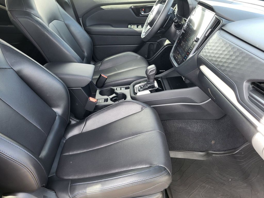 Used 2025 Ice Silver Metallic Subaru Limited image 10