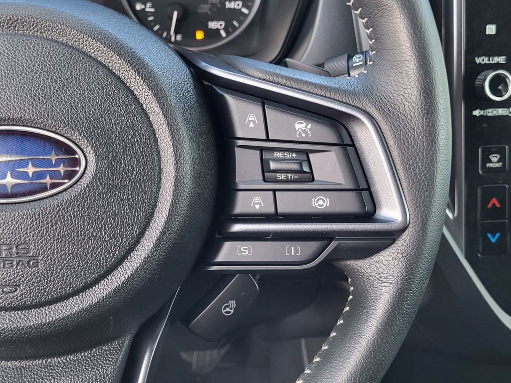 Used 2025 Ice Silver Metallic Subaru Limited image 15