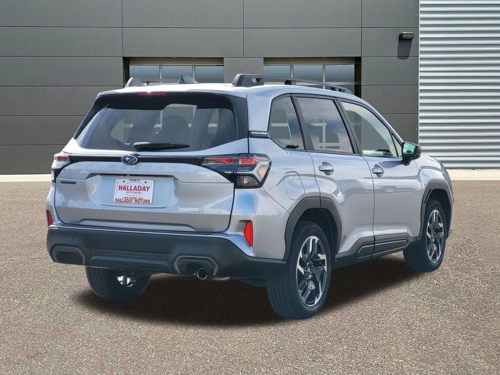 Used 2025 Ice Silver Metallic Subaru Limited image 3