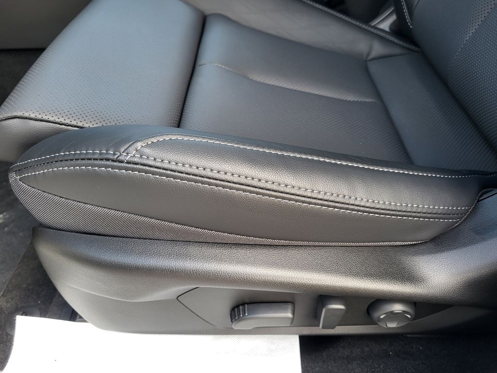 New 2026 Crystal White Pearl Subaru Touring image 11