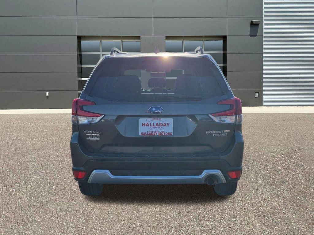Used 2020 Magnetite Gray Metallic Subaru Touring image 7