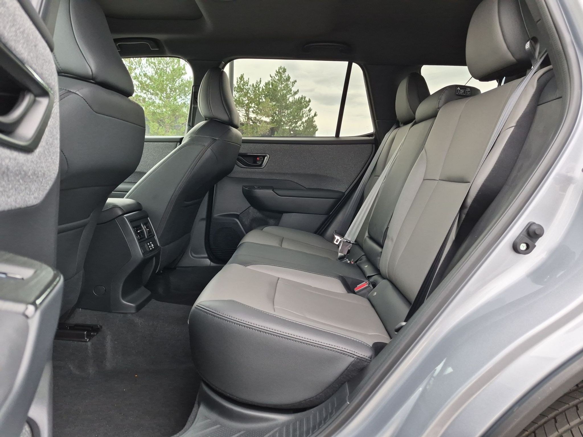 New 2026 Ice Silver Metallic Subaru Premium image 20